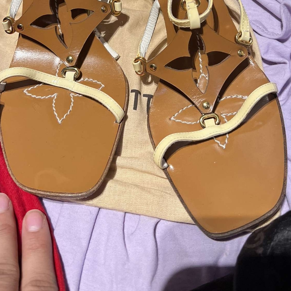 Louis Vuitton High Heels - Picture 3 of 3